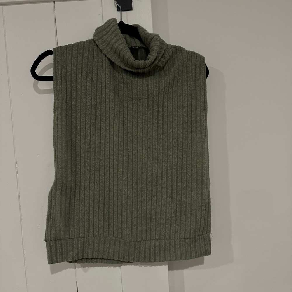 Turtleneck tank top